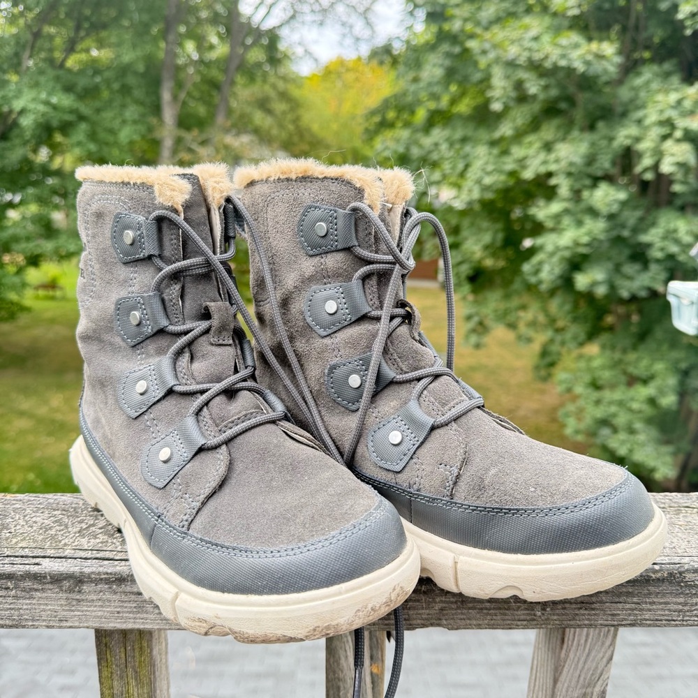 EUC Sorel Explorer II Joan waterproof gray leather lace up boots, women’s 7